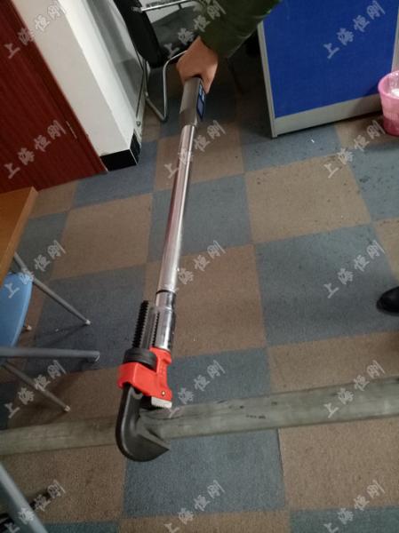 檢測(cè)扭矩帶顯示屏的儀器圖片